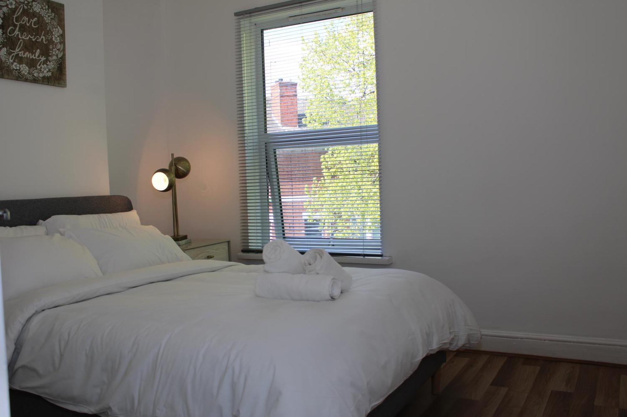 F2S Serviced Apartments 2Bedroom Terrace House With Free Wifi Netflix Suitable For Contractors Walking Distance To Train Station Derby Exterior foto